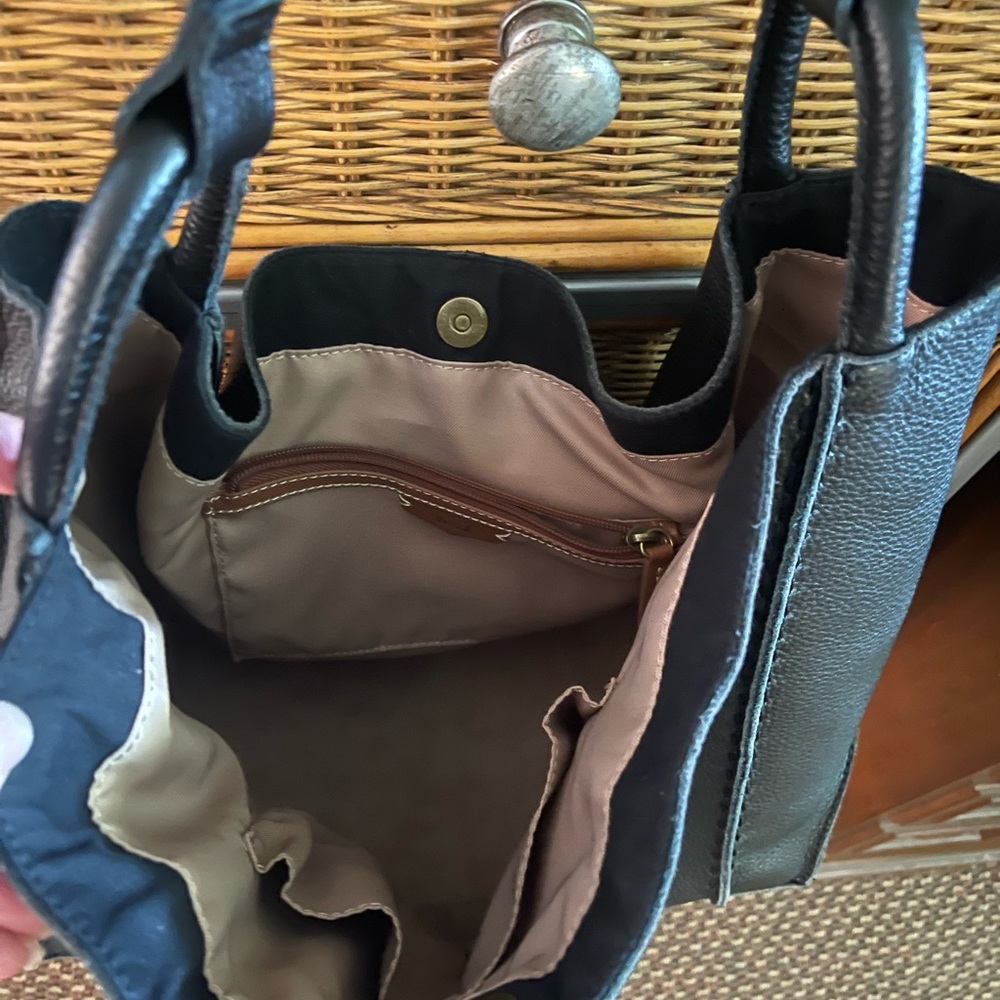 The Sak Los Feliz Black Leather Tote Bag - Picture 4 of 4